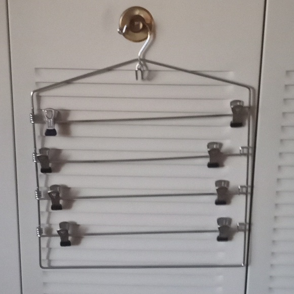 Metal Skirt/Pants Hanger with Clips - Picture 1 of 1